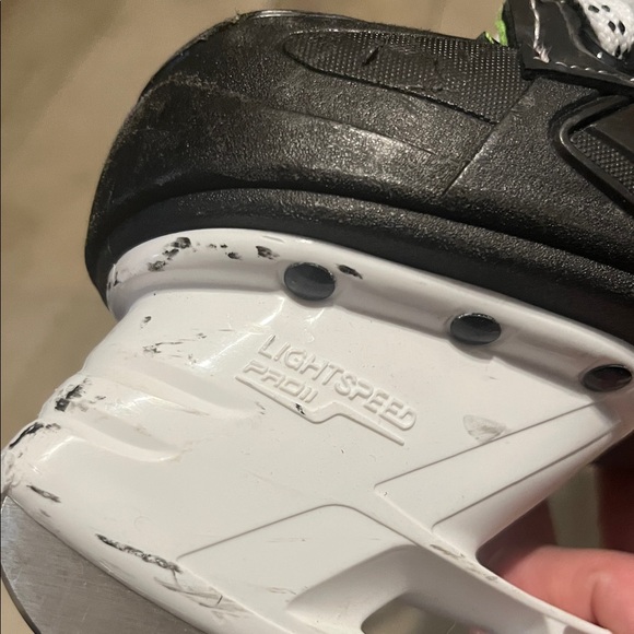 Junior - 2.5 - Bauer Black and White Hockey Skates with Neon Green Accents - Picture 9 of 16